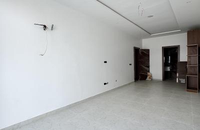 2 bedroom apartment with swimming pool