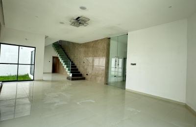 5 bedroom fully detached duplex