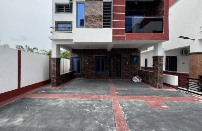 4 bedroom fully detached duplex