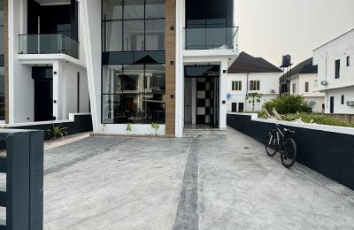 5 Bedroom fully detached duplex with swimming pool