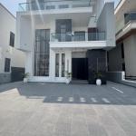 5 bedroom fully detached duplex