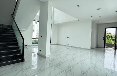 5 bedroom fully detached duplex with swimming pool