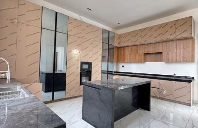 5 bedroom fully detached duplex with swimming pool