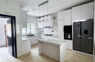 5 bedroom fully detached duplex