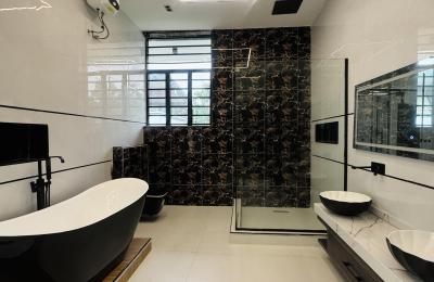 5 bedroom fully detached duplex with swimming pool