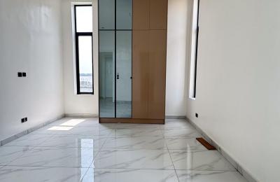 5 bedroom fully detached duplex with swimming pool