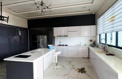 Fully furnished 5-bedroom fully detached duplex