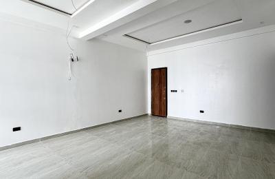 2 bedroom apartment with swimming pool