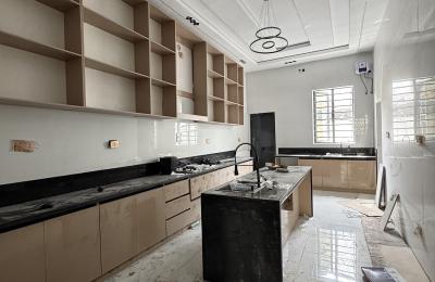 5 bedroom fully detached duplex with a swimming pool