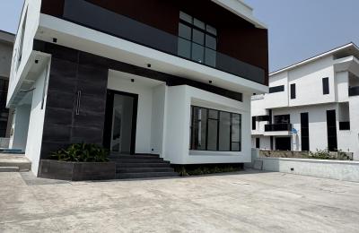 5 bedroom fully detached duplex with swimming pool