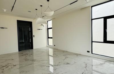 5 bedroom fully detached duplex with swimming pool