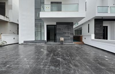 Contemporary 5 bedroom fully detached duplex with swimming pool