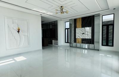 5 Bedroom Fully-Detached Duplex with Swimming pool