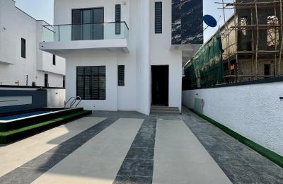 5 bedroom fully detached duplex with swimming pool