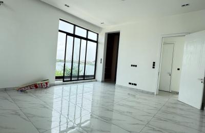 5 bedroom fully detached duplex with swimming pool