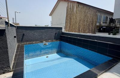 5 bedroom fully detached duplex with a swimming pool