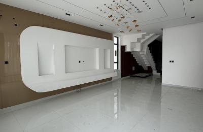 5-bedroom fully detached duplex with swimming pool