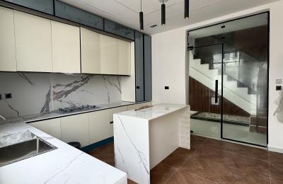 5-bedroom fully detached duplex with swimming pool