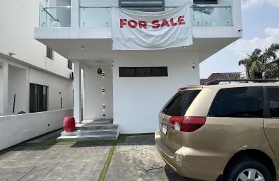 4-bedroom fully detached duplex with swimming pool