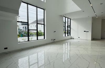 Luxury 5 Bedroom Fully Detached Duplex with Swimming pool