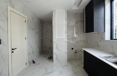 5-bedroom town house with BQ