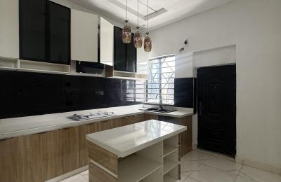 4 Bedroom semidetached duplex