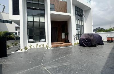 Furnished 5 bedroom fully detached duplex