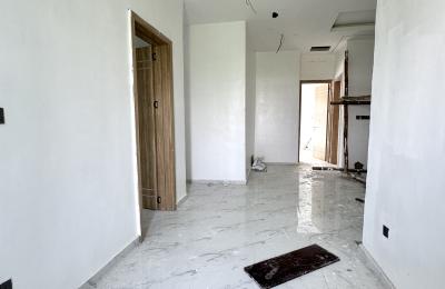 5 bedroom fully detached with swimming pool