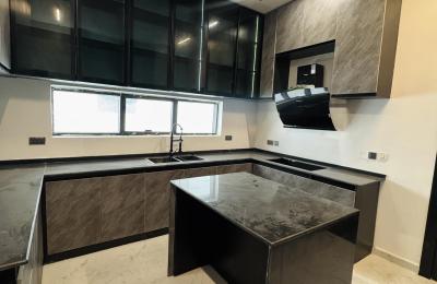 5 bedroom fully detached duplex