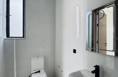 5 Bedroom Fully-Detached Duplex with Swimming pool