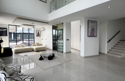 Furnished 5 bedroom fully detached duplex
