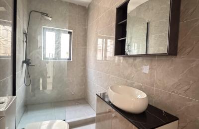 5 bedroom fully detached duplex