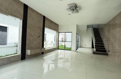 5 bedroom fully detached duplex