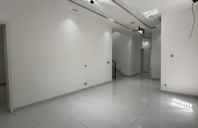5 bedroom fully detached duplex with a swimming pool