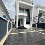 5 bedroom fully detached duplex with swimming pool