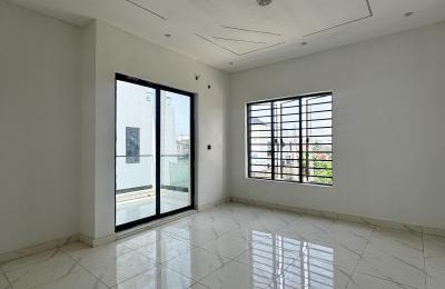 4 Bedroom semidetached duplex