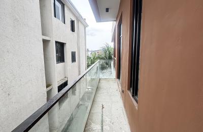 2  bedroom apartment suitable