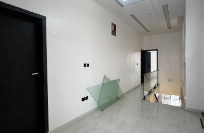 5 bedroom fully detached duplex with swimming pool