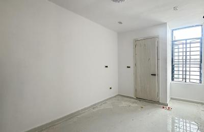 2  bedroom apartment suitable