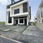 6 bedroom fully detached duplex with swimming pool