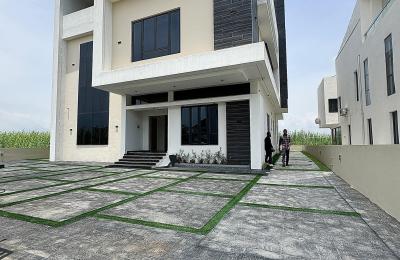 6 bedroom fully detached duplex with swimming pool