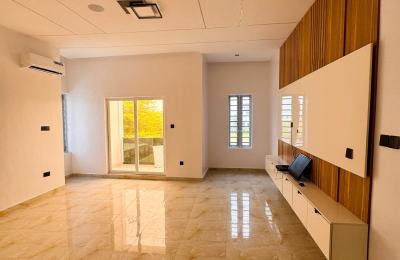 5 bedroom fully detached duplex