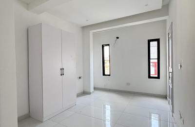 2 bedroom apartment with swimming pool