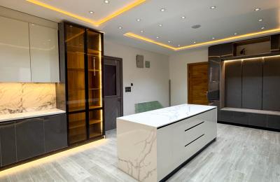 5 bedroom luxury duplex with swimming pool
