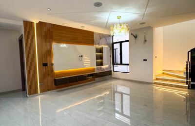 5 bedroom luxury duplex with swimming pool