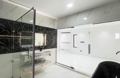 5 bedroom fully detached duplex with rooftop swimming pool