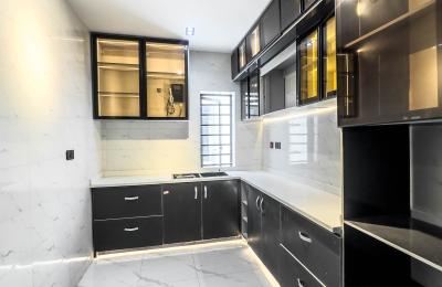 5 bedroom fully detached duplex with rooftop swimming pool