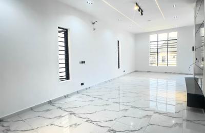 5 bedroom fully detached duplex with rooftop swimming pool
