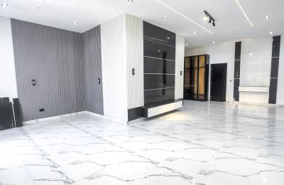 5 bedroom fully detached duplex with rooftop swimming pool