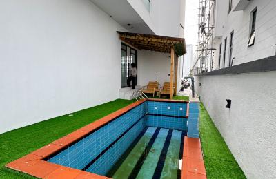 Luxury 6 bedroom fully detached duplex with swimming pool